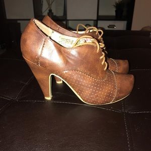 Leather ankle Booties